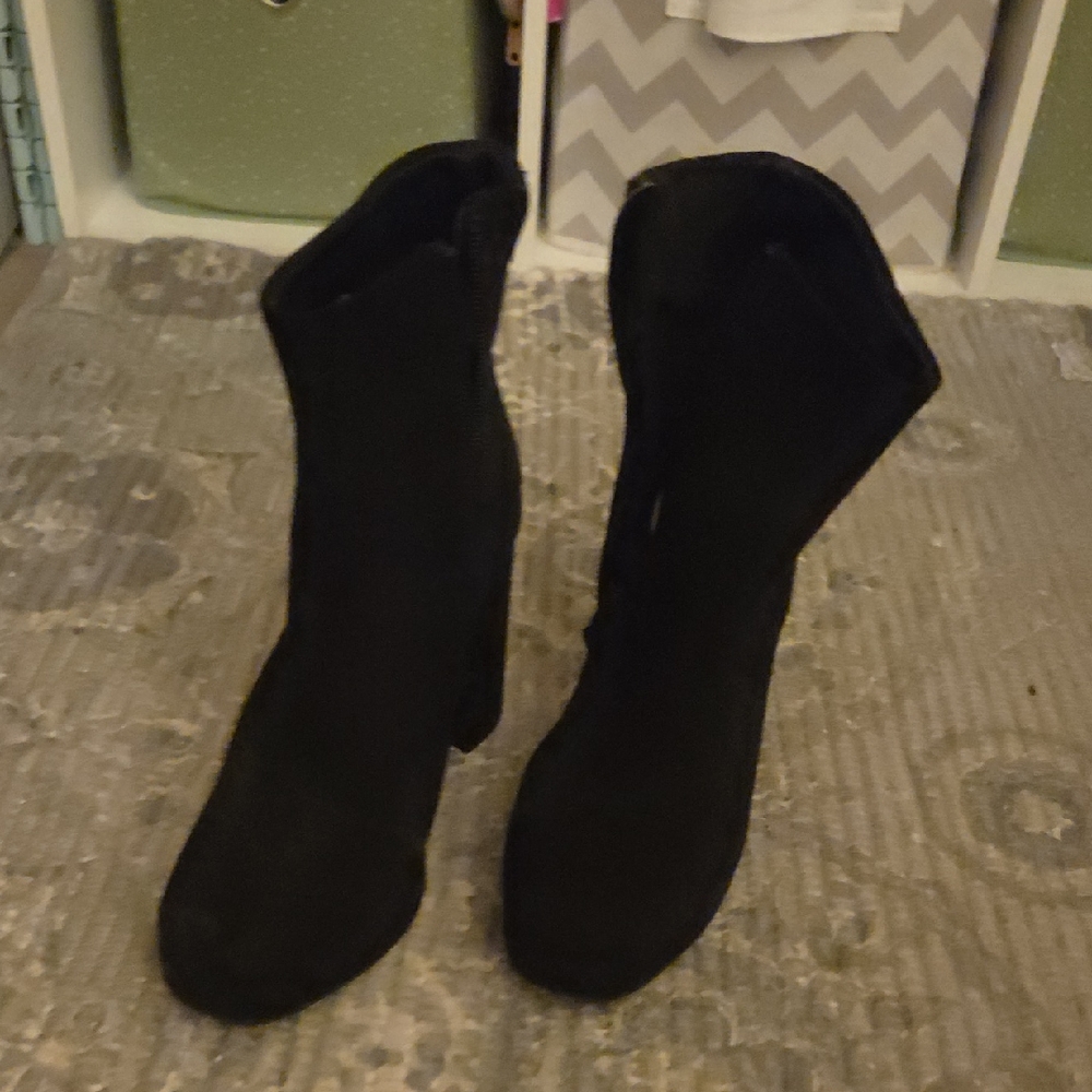 Elegant Black Women's Boots